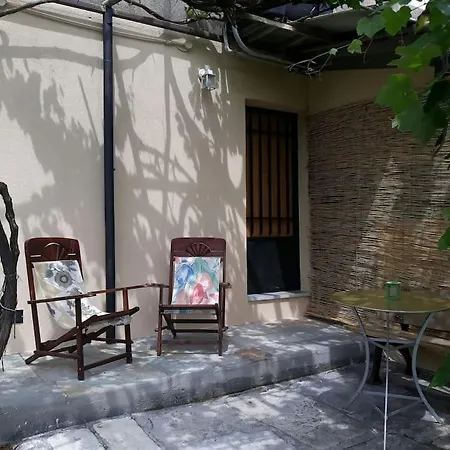 Lafkos Garden Apartment