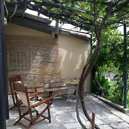 Lafkos Garden Apartment Λαύκος